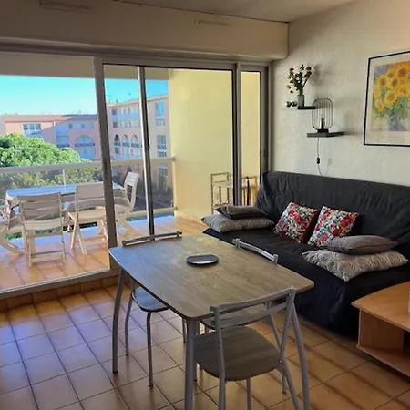 Cap D'agde, 2 Pieces, 4 Personnes - Fr-1-749-66 Agde