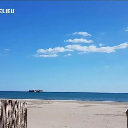 Cap D'agde, 2 Pieces, 4 Personnes - Fr-1-749-66 Agde